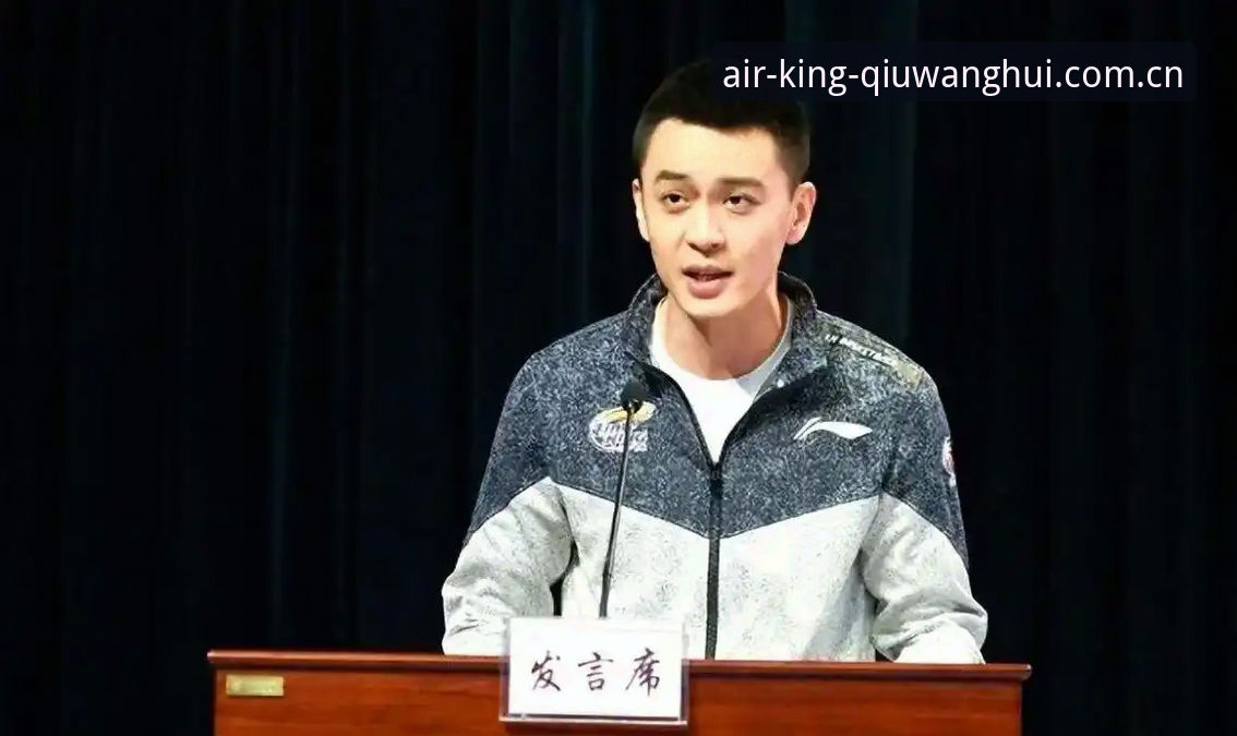 杨鸣点评C罗压力背后，世界杯前锋进球潮揭示战术迭代最新动态